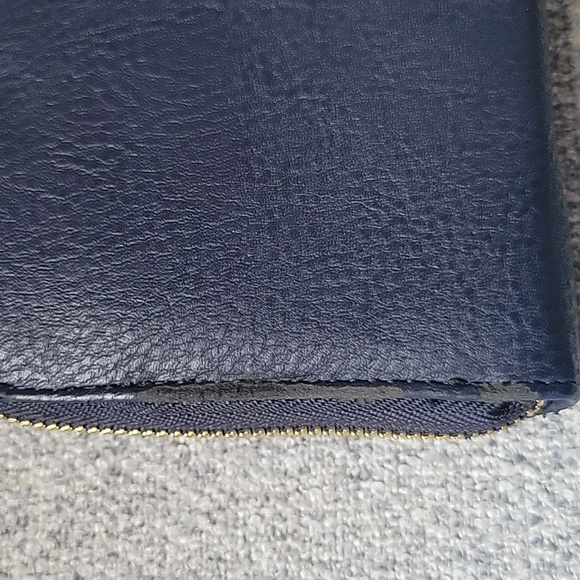 Steve Madden Blue Navy Wristlet  Wallet - Picture 8 of 8